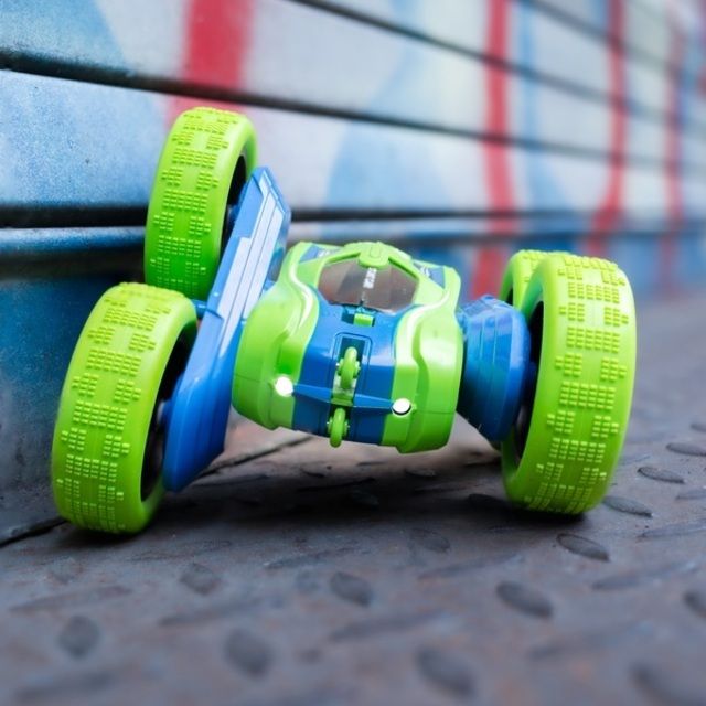 Radijo bangomis valdoma mašina 1.24 Spin n Stunt Car Green