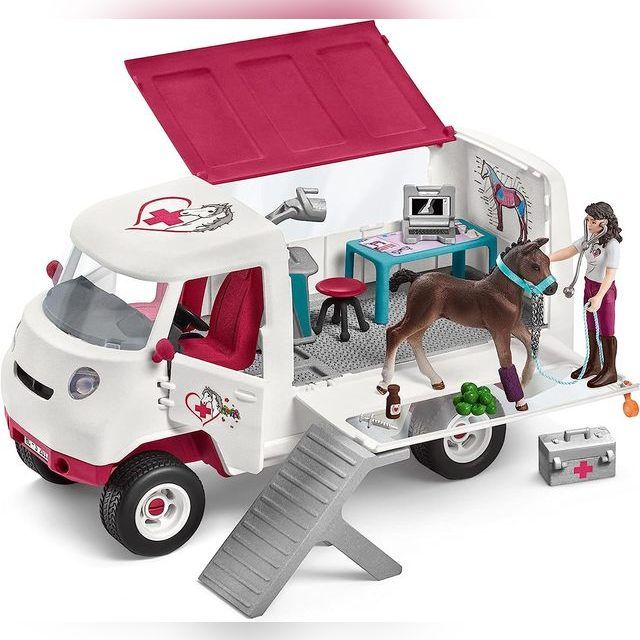 SCHLEICH HORSE CLUB Visiting vet with Hanoverian foal 42439