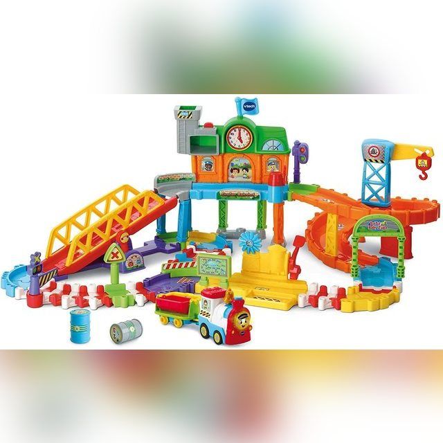 Tut Tut traukinukų trasa su traukinuku Vtech