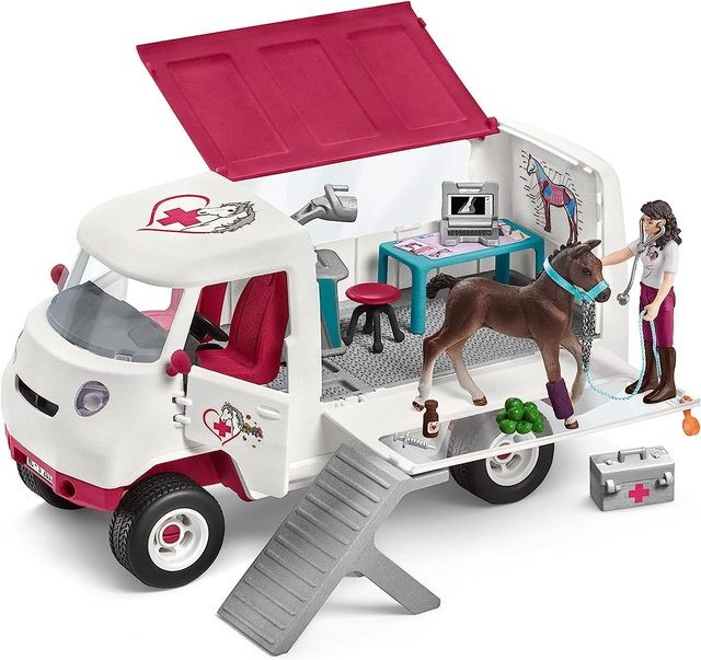 SCHLEICH HORSE CLUB Atvykstanti veterinarė su hanoverių veislės kumeliuku 42439