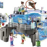 Playmobil 70537 Family Fun Day at the Aquarium & Penguin Enclosure Set