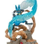 Pokemon Deluxe Collector Figure 33cm Lucario with LED