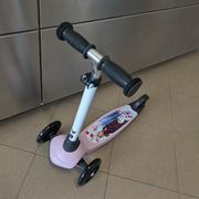 Triratis paspirtukas Tri-Scooter Twist N Turn Frozen (ekspozicinis)